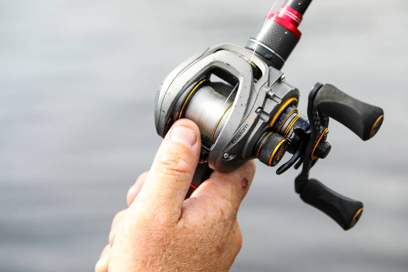 backlash fishing reels Best Baitcasting Reel for Saltwater - Smooth Casting Design 1 gear ratio) or Predator Red (9.3 No More Tangles | Top